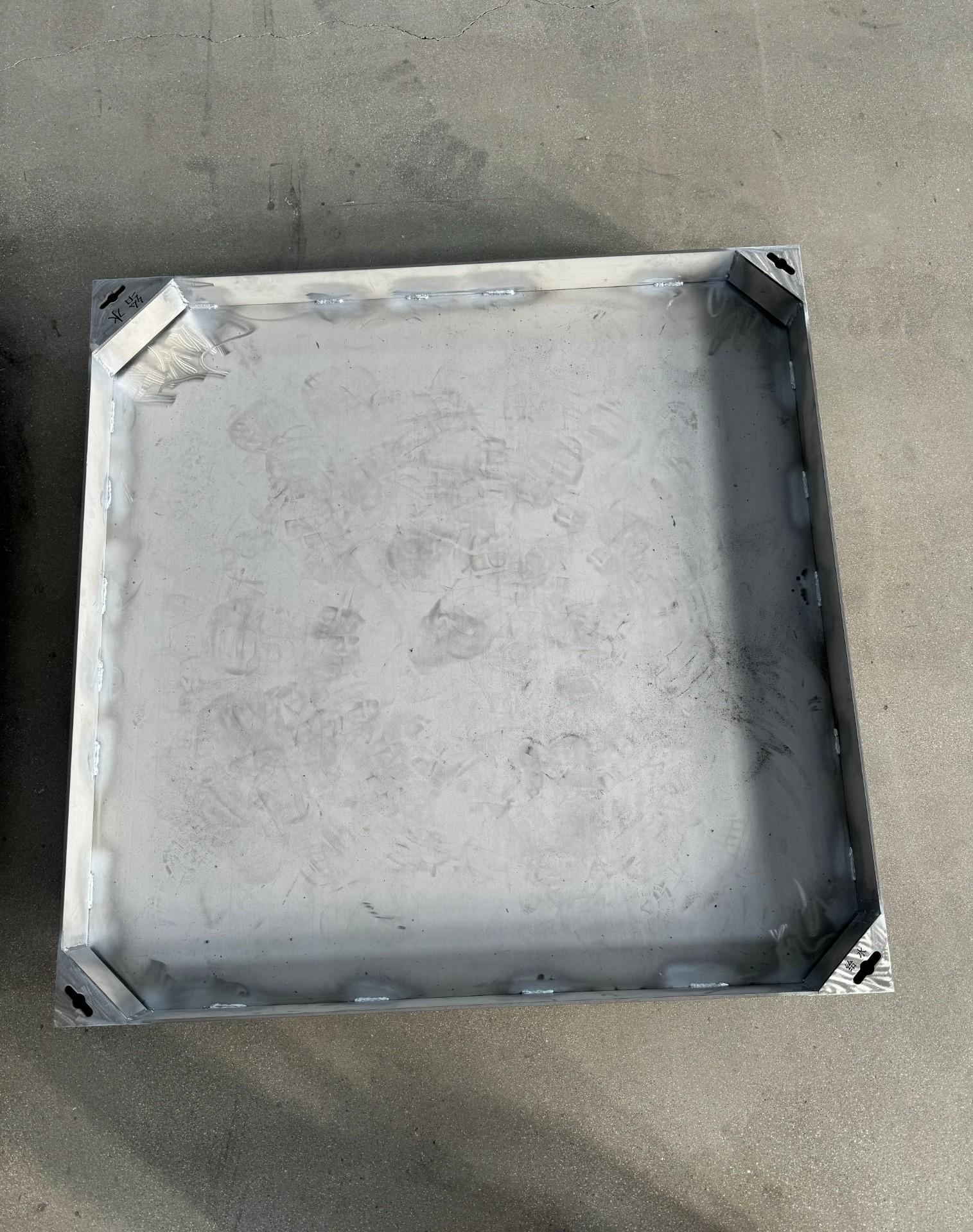 道路市政隐形井盖